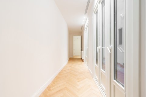 Apartamento en venta en Barcelona, España 2 dormitorios, 163 m2 No. 148870 - foto 17