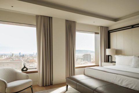 Продажа квартиры в Барселона, Испания 3 спальни, 216м2 №148867 - фото 3