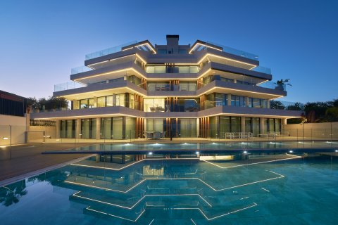 Huoneisto myytävänä Estepona, Malaga, Espanja, 3 makuuhuonetta, 232.77 m2 No. 174217 - kuva 3