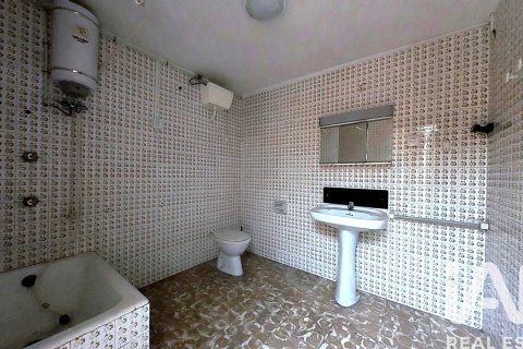 House for sale in Atzeneta del Maestrat, Castellon, Spain 5 bedrooms, 212 sq.m. No. 185426 - photo 8