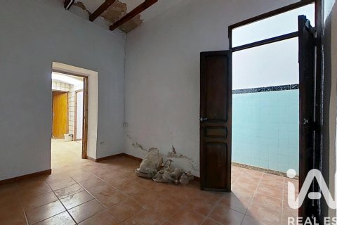 House for sale in Atzeneta del Maestrat, Castellon, Spain 5 bedrooms, 212 sq.m. No. 185426 - photo 5