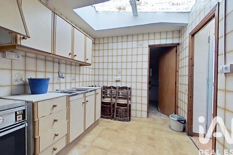 House for sale in Atzeneta del Maestrat, Castellon, Spain 5 bedrooms, 212 sq.m. No. 185426 - photo 7