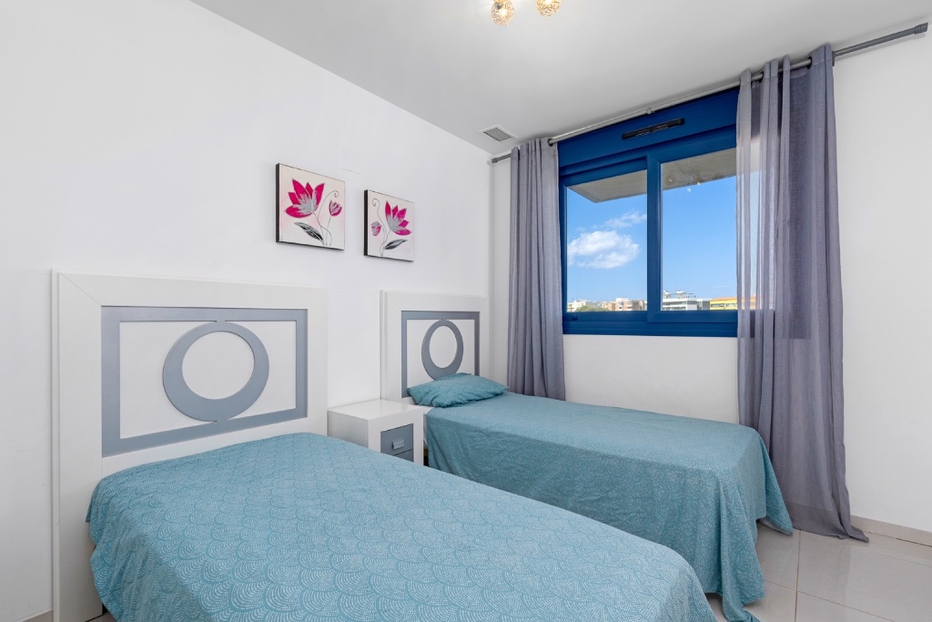 Huoneisto Punta Prima, Alicante, Espanja 2 makuuhuonetta, 61 m2 No. 145410