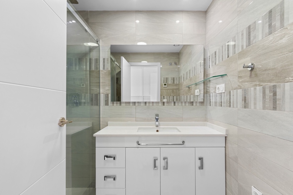 Huoneisto Punta Prima, Alicante, Espanja 2 makuuhuonetta, 61 m2 No. 145410