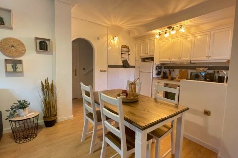 Kaupunkipientalo myytävänä Alicante, Espanja, 3 makuuhuonetta, 84 m2 No. 145413 - kuva 13