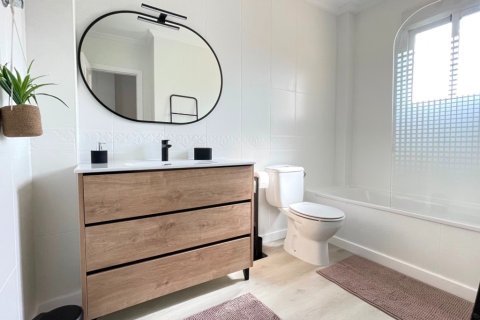 Kaupunkipientalo myytävänä Alicante, Espanja, 3 makuuhuonetta, 84 m2 No. 145413 - kuva 17