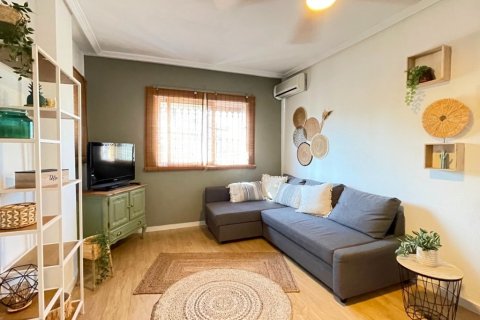 Kaupunkipientalo myytävänä Alicante, Espanja, 3 makuuhuonetta, 84 m2 No. 145413 - kuva 2