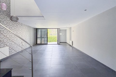 House à vendre à Arenys de Mar, Barcelona, Espagne, 3 chambres, 255 m2 No. 167237 - photo 3