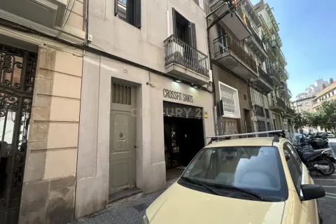 Retail store for sale in Barcelona, Spain 194 sq.m. No. 167236 - photo 3
