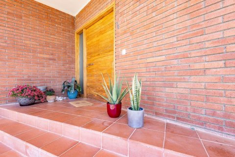 House for sale in Sitges, Barcelona, Spain 6 bedrooms, 354 sq.m. No. 177842 - photo 8