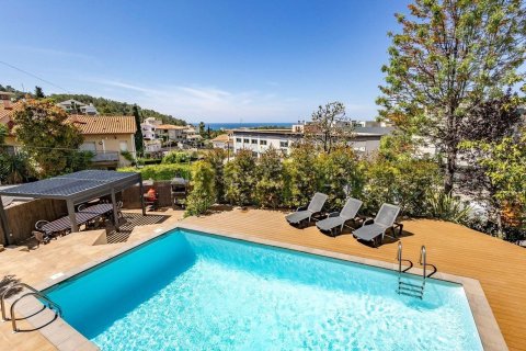House for sale in Sitges, Barcelona, Spain 6 bedrooms, 354 sq.m. No. 177842 - photo 4