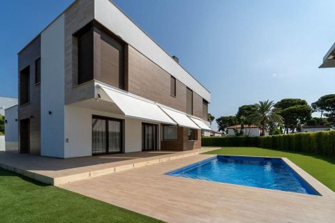 House for sale in Spain 5 bedrooms, 529 sq.m. No. 177841 - photo 17