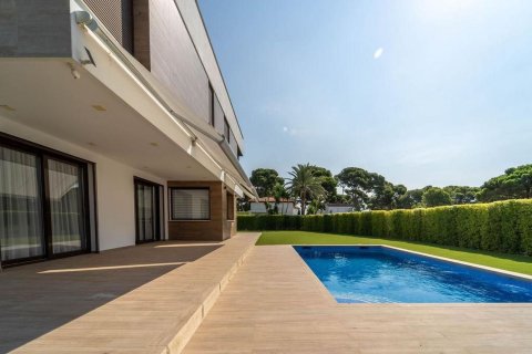 House for sale in Spain 5 bedrooms, 529 sq.m. No. 177841 - photo 4