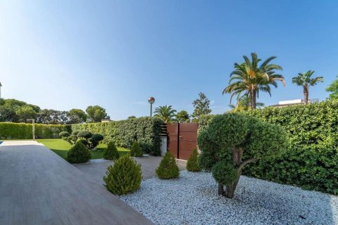 House for sale in Spain 5 bedrooms, 529 sq.m. No. 177841 - photo 8