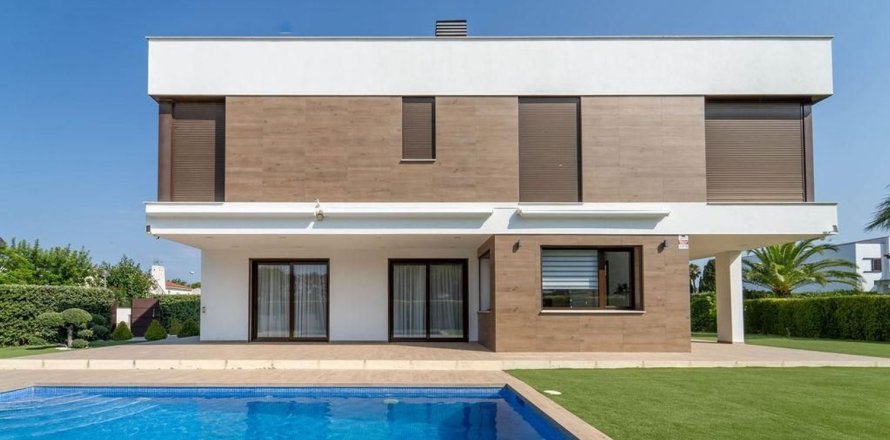 House in Spain 5 bedrooms, 529 sq.m. No. 177841