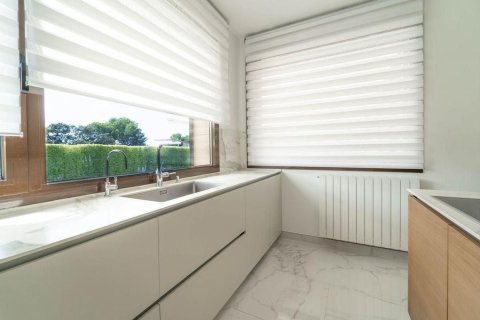 House for sale in Spain 5 bedrooms, 529 sq.m. No. 177841 - photo 26