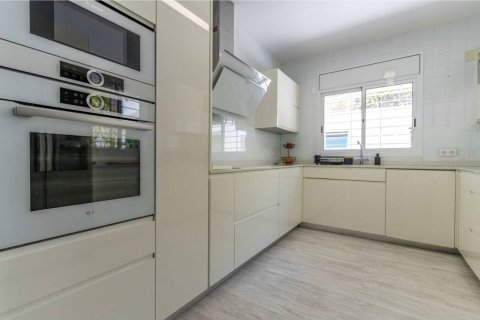 House for sale in Sant Pere de Ribes, Barcelona, Spain 6 bedrooms, 350 sq.m. No. 177843 - photo 21