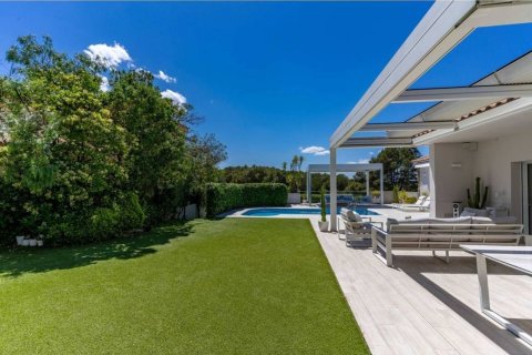 House for sale in Sant Pere de Ribes, Barcelona, Spain 6 bedrooms, 350 sq.m. No. 177843 - photo 9
