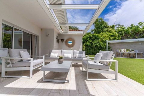 House for sale in Sant Pere de Ribes, Barcelona, Spain 6 bedrooms, 350 sq.m. No. 177843 - photo 13