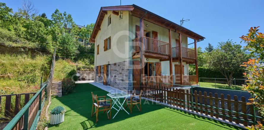 House in Spain 3 bedrooms, 135 sq.m. No. 160094