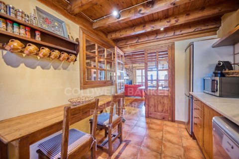 Kolmio myytävänä Girona, Espanja, 4 makuuhuonetta, 200 m2 No. 160099 - kuva 16