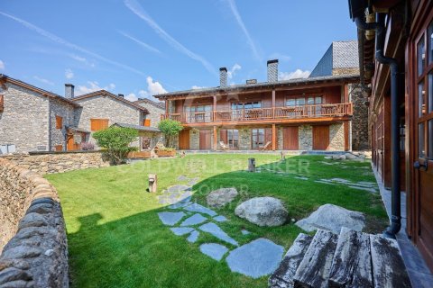 Триплекс в Герона, Испания 4 спальни, 200м2 №160099