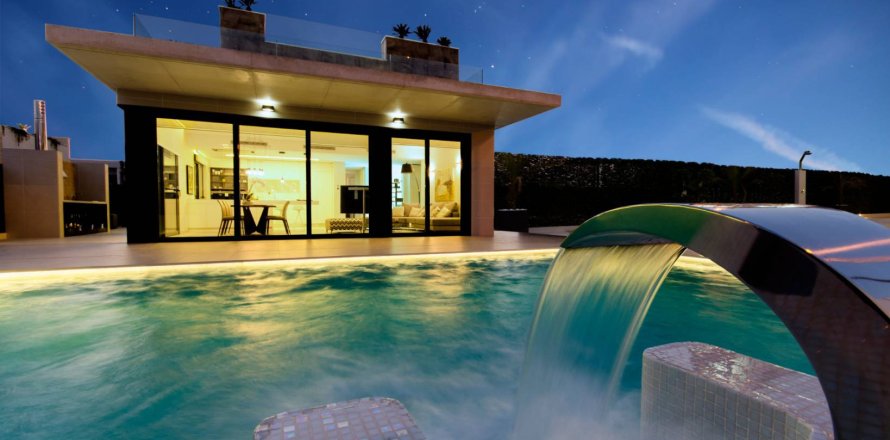 Villa in Orihuela, Alicante, Spain 4 bedrooms, 322 sq.m. No. 175580