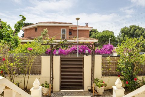 Villa for sale in Cambrils, Tarragona, Spain 5 bedrooms, 310 sq.m. No. 180622 - photo 14