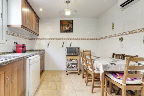Villa for sale in Cambrils, Tarragona, Spain 5 bedrooms, 310 sq.m. No. 180622 - photo 11