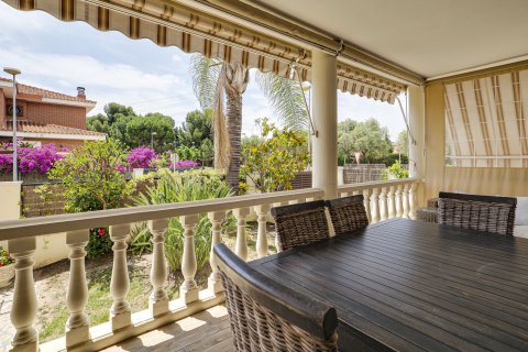 Villa for sale in Cambrils, Tarragona, Spain 5 bedrooms, 310 sq.m. No. 180622 - photo 1
