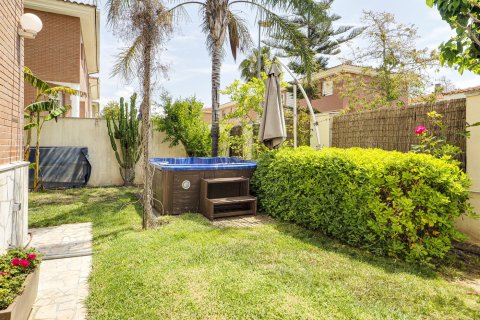 Villa for sale in Cambrils, Tarragona, Spain 5 bedrooms, 310 sq.m. No. 180622 - photo 17