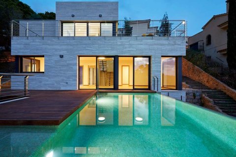 Villa zum Verkauf in Lloret de Mar, Girona, Spanien 4 Schlafzimmer, 331 m2 Nr. 180624 - Foto 6