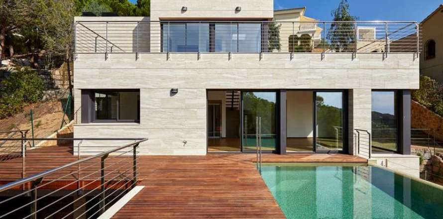 Villa in Lloret de Mar, Girona, Spanien 4 Schlafzimmer, 331 m2 Nr. 180624