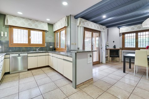 Villa for sale in Lloret de Mar, Girona, Spain 6 bedrooms, 490 sq.m. No. 180625 - photo 14