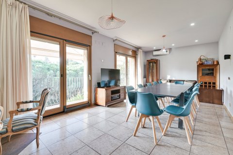 Villa for sale in Lloret de Mar, Girona, Spain 6 bedrooms, 490 sq.m. No. 180625 - photo 8