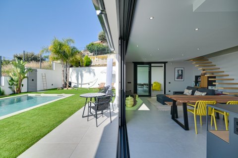 Villa for sale in Santa Susanna, Barcelona, Spain 6 bedrooms, 445 sq.m. No. 180623 - photo 10