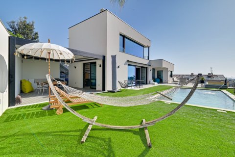 Villa for sale in Santa Susanna, Barcelona, Spain 6 bedrooms, 445 sq.m. No. 180623 - photo 5