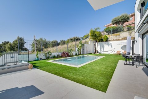 Villa for sale in Santa Susanna, Barcelona, Spain 6 bedrooms, 445 sq.m. No. 180623 - photo 11