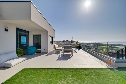 Villa for sale in Santa Susanna, Barcelona, Spain 6 bedrooms, 445 sq.m. No. 180623 - photo 13