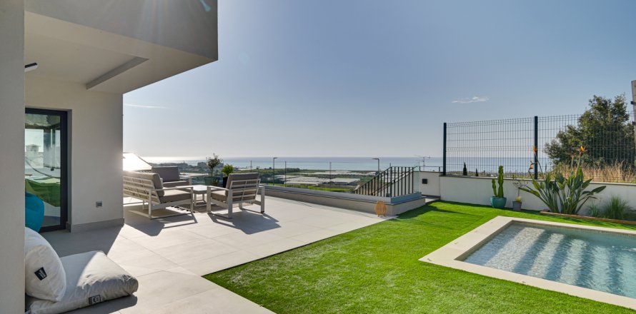 Villa in Santa Susanna, Barcelona, Spain 6 bedrooms, 445 sq.m. No. 180623