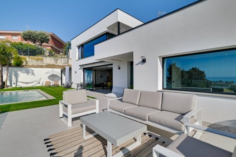 Villa for sale in Santa Susanna, Barcelona, Spain 6 bedrooms, 445 sq.m. No. 180623 - photo 21
