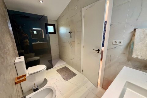 Apartment à vendre à Alicante, Espagne, 3 chambres, 97 m2 No. 193192 - photo 29