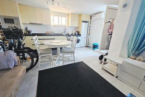 Paritalo myytävänä Cabo Cervera-Playa la Mata, Alicante, Espanja, 3 makuuhuonetta, 65 m2 No. 155504 - kuva 13