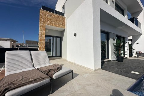 Villa till salu i Torrevieja, Alicante, Spanien 4 sovrum, 196 kvm. Nr. 155502 - foto 3