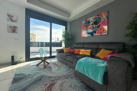 Villa till salu i Torrevieja, Alicante, Spanien 4 sovrum, 196 kvm. Nr. 155502 - foto 12