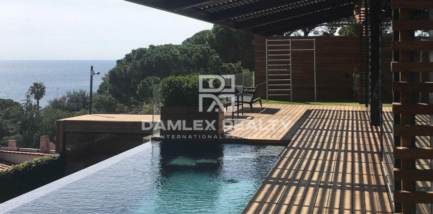 Villa a Lloret de Mar, Girona, Spagna 7 camere da letto, 561 mq. N° 176683