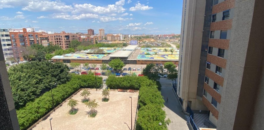 Apartment Valencia, Spain 2 bedrooms, 79 sq.m. No. 133562