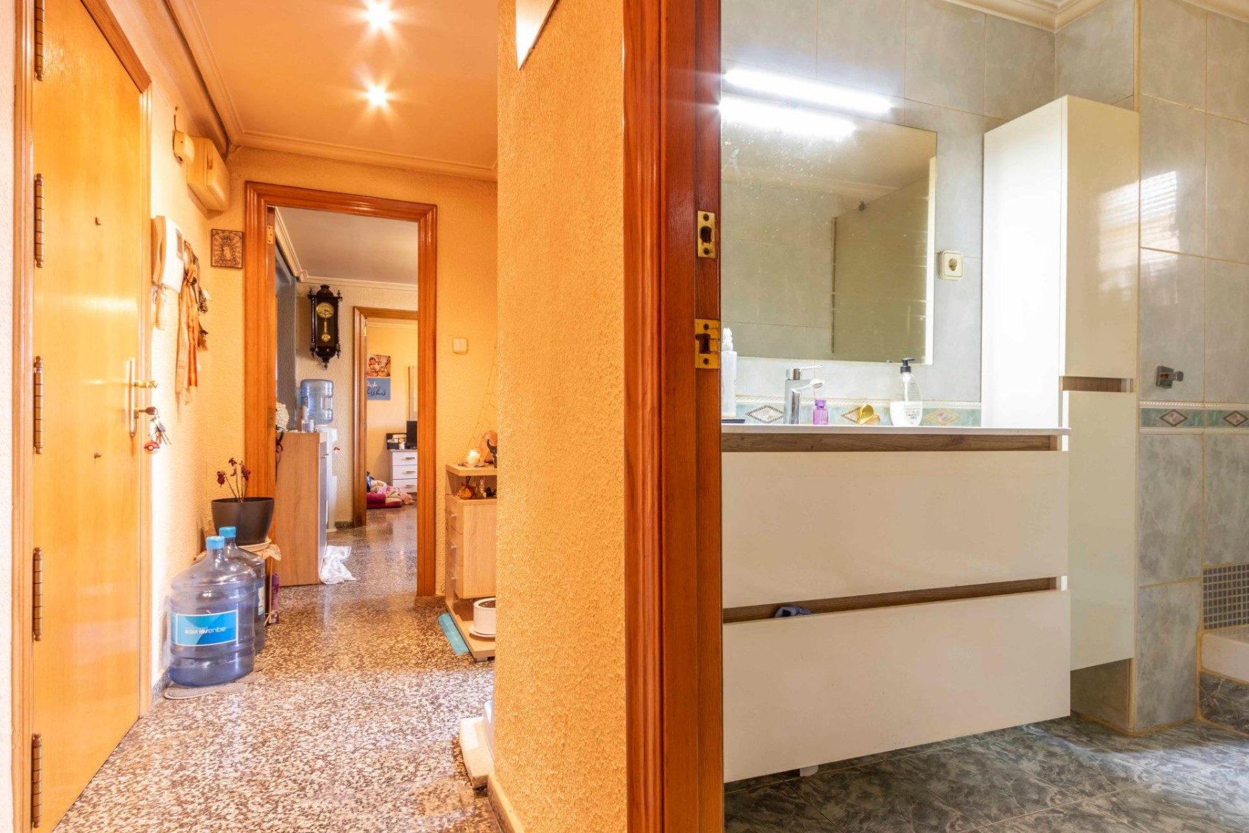 Apartment in Valencia, Spain 3 bedrooms, 72 sq.m. No. 133560