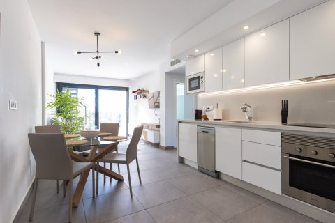 Apartamento en venta en Alicante, España 2 dormitorios, 62 m2 No. 196436 - foto 3