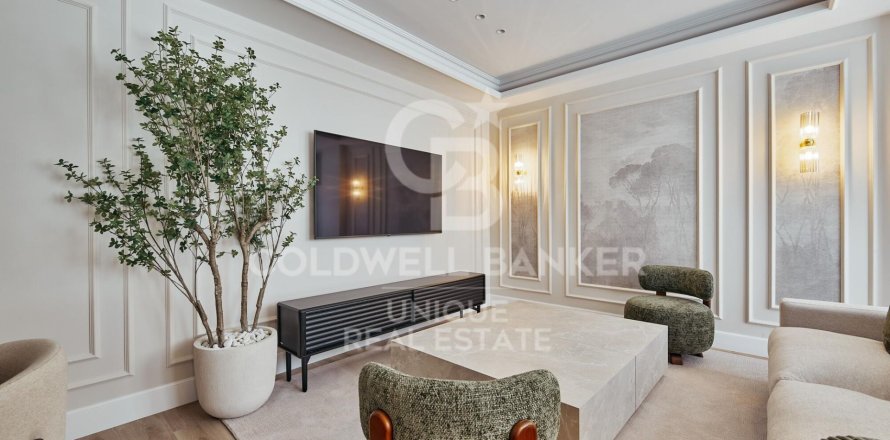 Appartamento a Madrid, Spagna 3 camere da letto, 135 mq. N° 158569